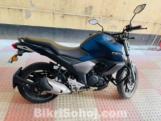 Yamaha fzs v3